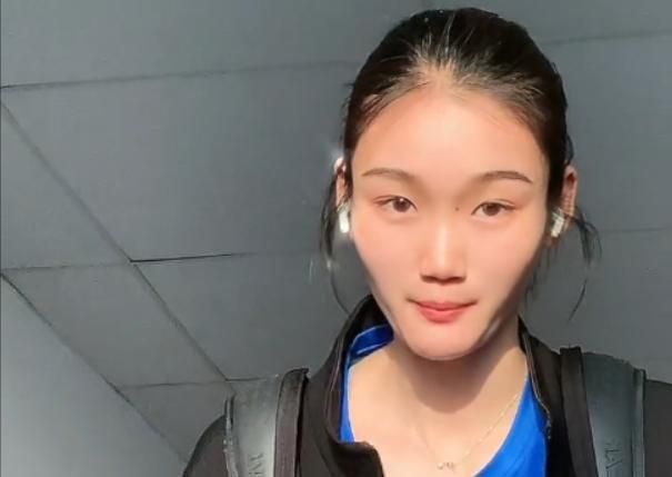 操大奶子美女